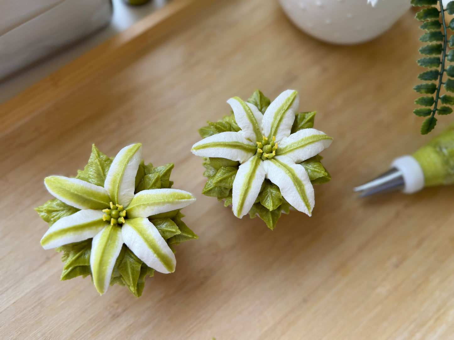 INTERMEDIATE FLOWER CUPCAKE COURSE